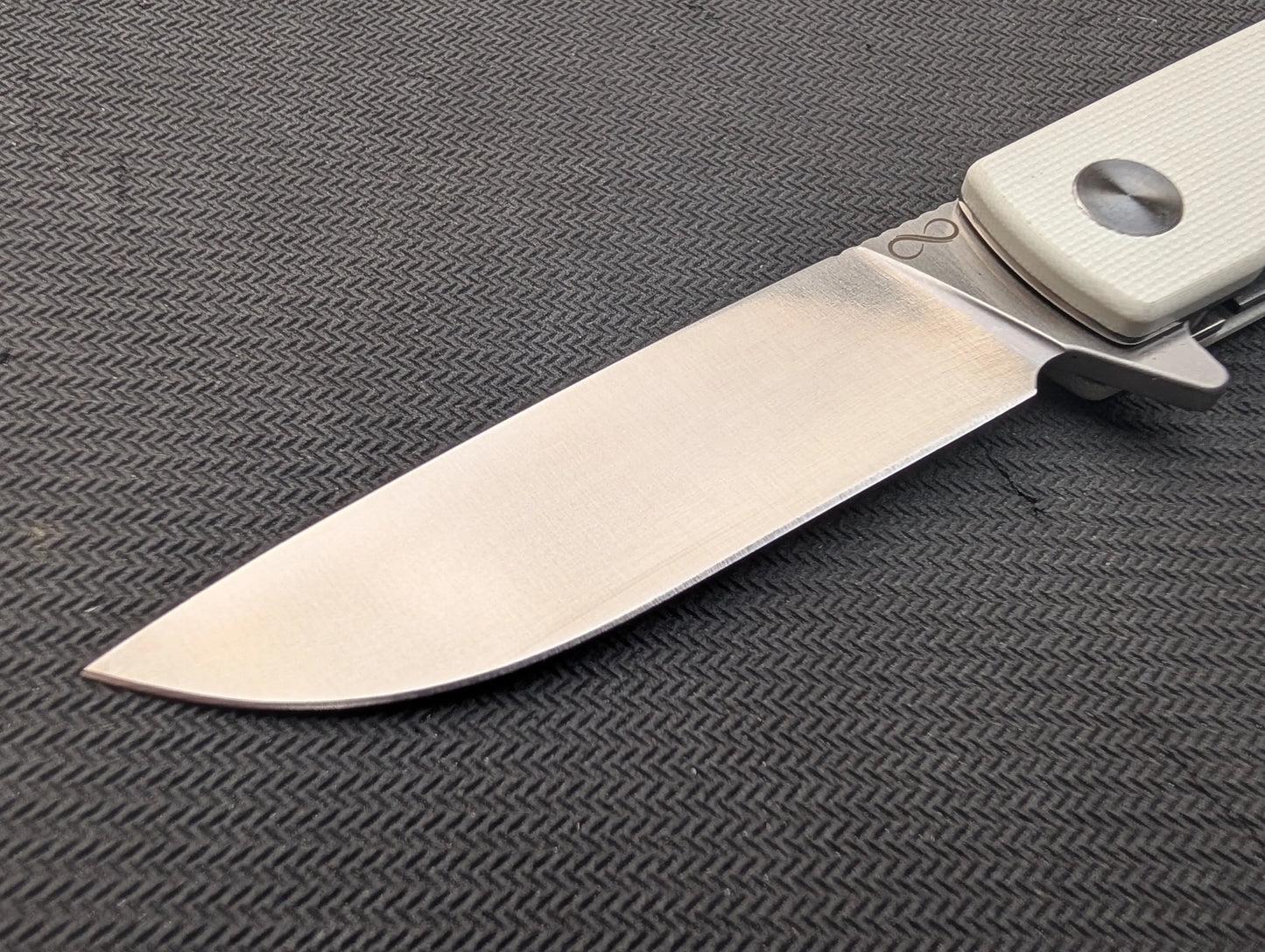 KIRITO - G10 BLANC/ D2 - Couteau EDC pliant Flipper/ linerlock - MUGEN KNIVES