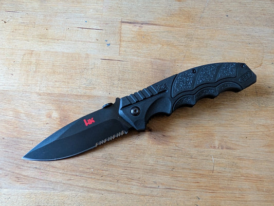 Heckler & Koch SFP Tactical Folder Black 01HK501, couteau de poche D2 MUGEN KNIVES